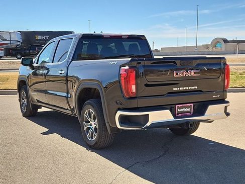 Used 2025 GMC Sierra 1500 SLT image 8