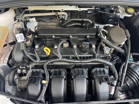 Used 2015 Ford Focus SE image 28