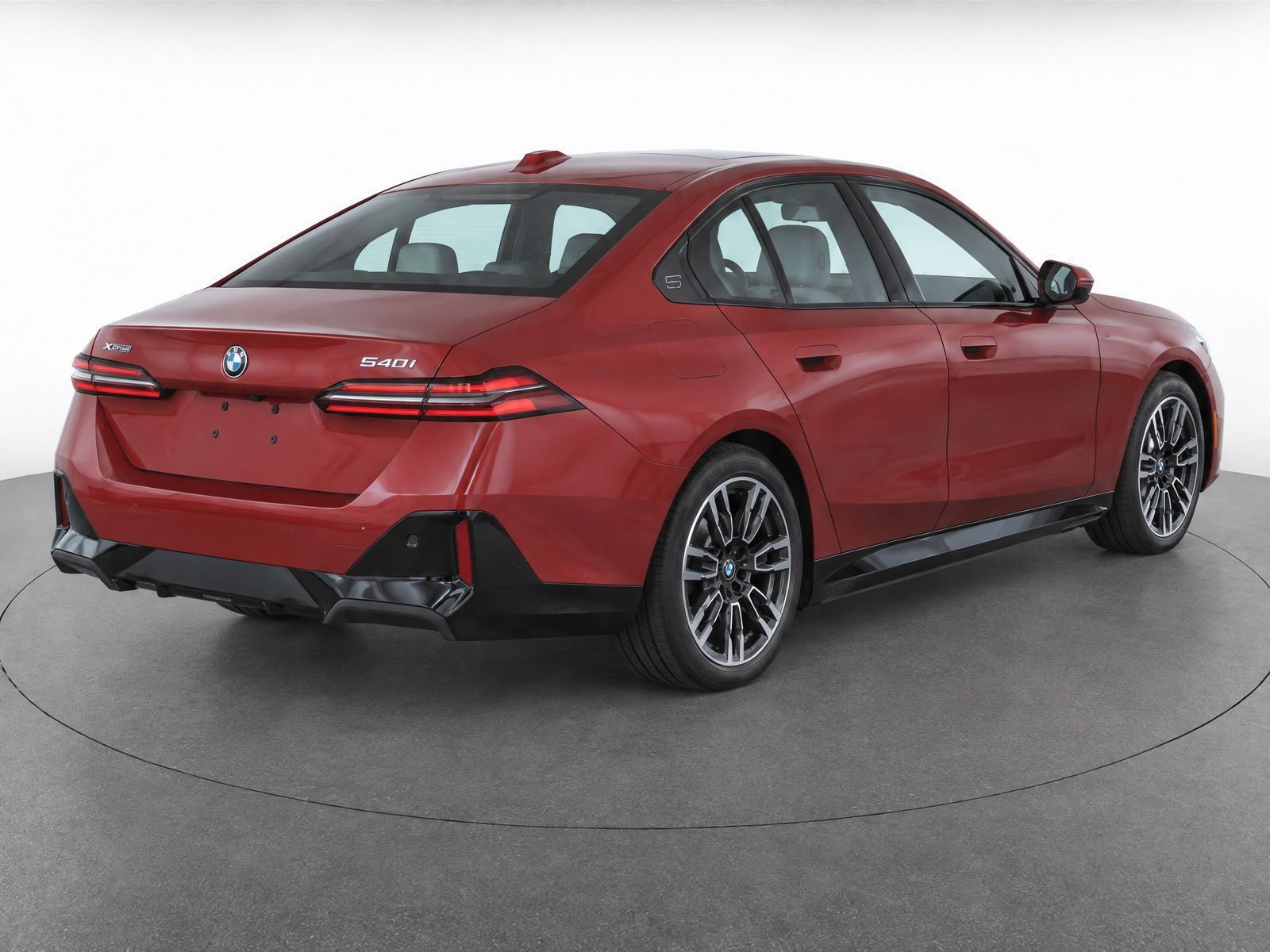 Used 2024 BMW 540i xDrive w/ Premium Package AWD/4WD image 8