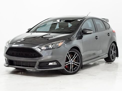 Used 2015 Ford Focus ST w/ Equipment Group 401A FWD image 1