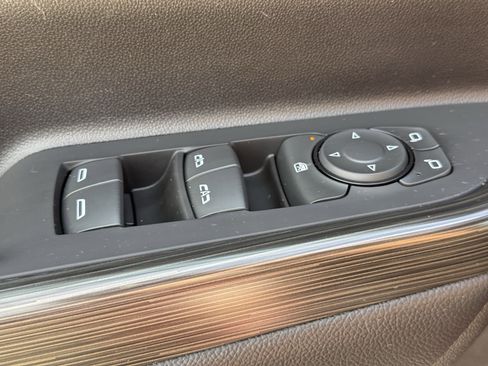 Used 2023 GMC Acadia SLT image 27