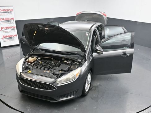 Used 2016 Ford Focus SE w/ Reverse Sensing Package image 45