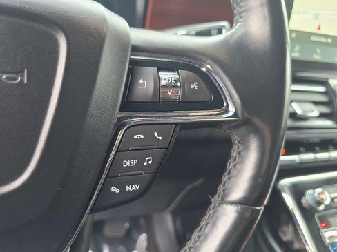 Used 2021 Lincoln Navigator 4WD image 24