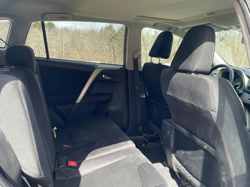 Used 2014 Toyota RAV4 XLE image 25