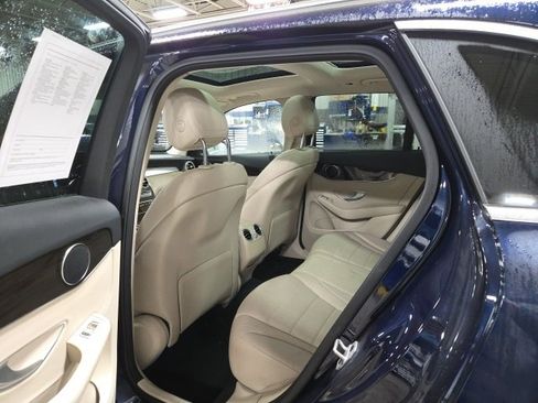 Used 2022 Mercedes-Benz GLC 300 4MATIC image 7