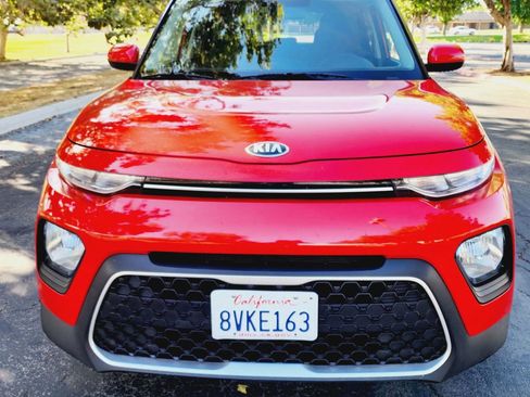 Used 2021 Kia Soul S image 2