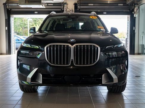 Used 2024 BMW X7 xDrive40i image 2