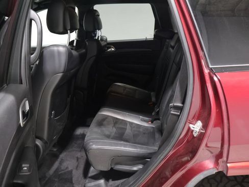 Used 2018 Jeep Grand Cherokee Altitude AWD/4WD image 16