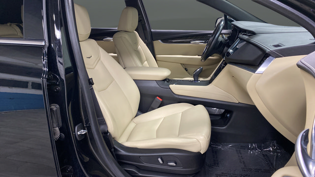 Used 2019 Cadillac XT5 AWD image 23
