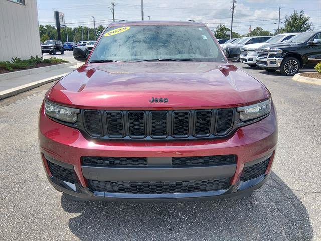 Used 2025 Jeep Grand Cherokee L Altitude RWD image 8