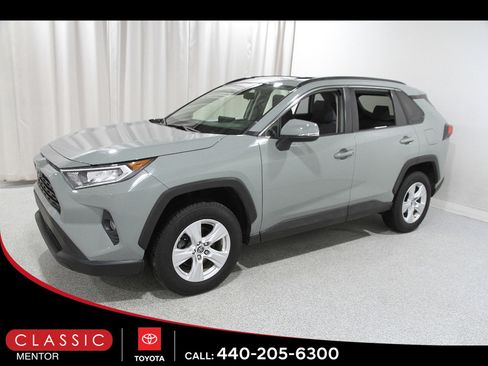 Used 2019 Toyota RAV4 XLE w/ All Weather Liner Package image 3
