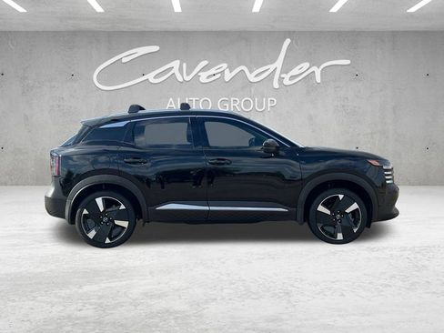 New 2025 Nissan Kicks SR w/ SR Premium Package image 17