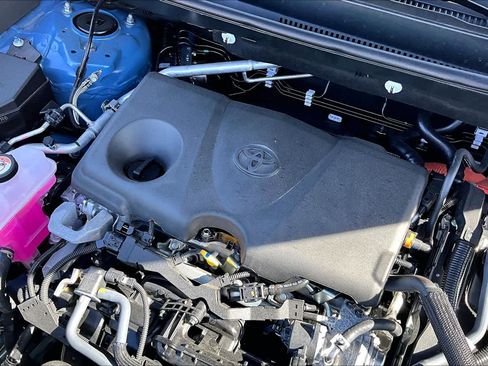Certified 2025 Toyota RAV4 XSE image 31
