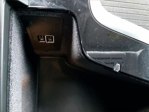 Used 2020 Volvo V60 T5 Cross Country image 15