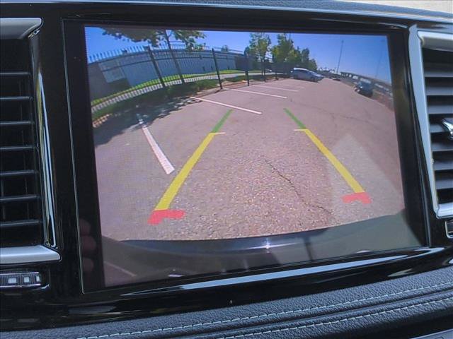 Used 2024 Chrysler Pacifica Limited FWD image 14