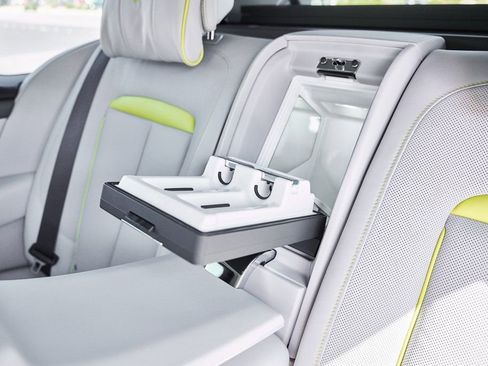 Used 2024 Rolls-Royce Cullinan AWD/4WD image 67