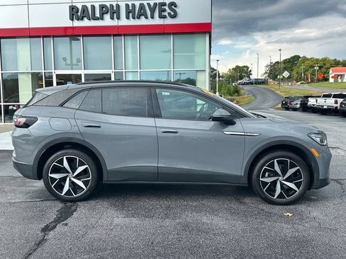 Used 2023 Volkswagen ID.4 Pro S AWD/4WD image 2