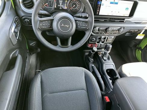 New 2025 Jeep Gladiator Sport AWD/4WD image 23