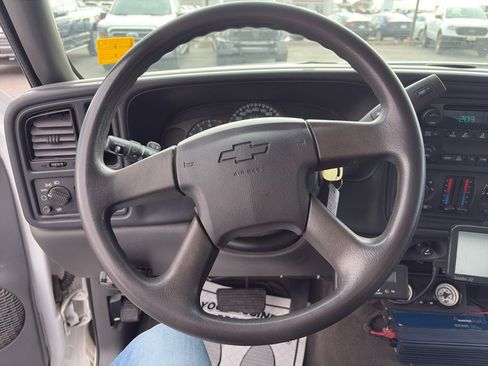 Used 2006 Chevrolet Silverado 3500 LS image 13