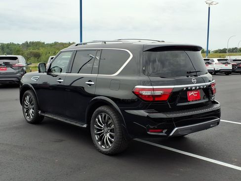 Used 2024 Nissan Armada Platinum w/ Captain's Chairs Package AWD/4WD image 3