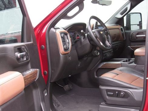 Used 2023 Chevrolet Silverado 3500 High Country image 15