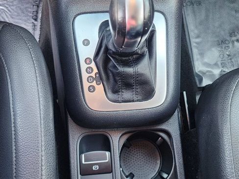 Used 2012 Volkswagen Tiguan SE FWD image 23