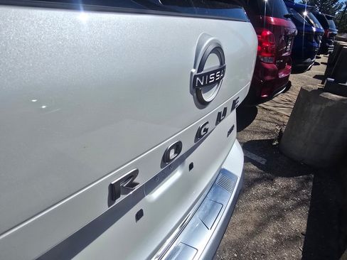 Used 2024 Nissan Rogue S AWD/4WD image 12