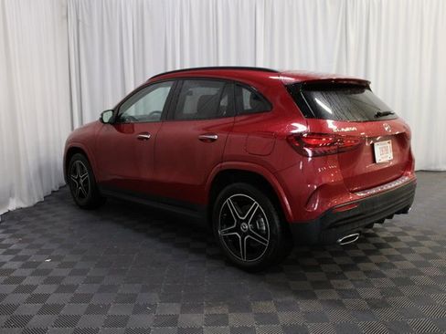 Used 2025 Mercedes-Benz GLA 250 4MATIC image 4