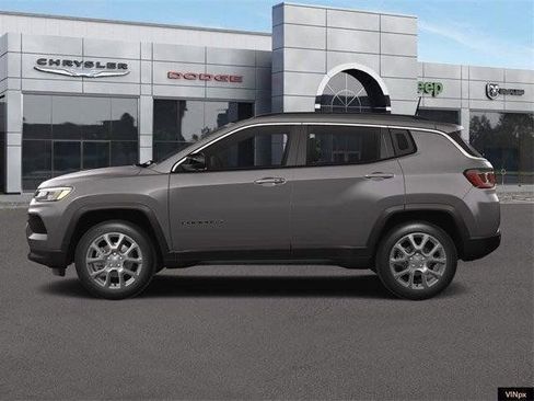 New 2024 Jeep Compass Latitude image 3