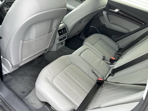 Used 2019 Audi Q5 2.0T Premium Plus w/ Premium Plus Package AWD/4WD image 8