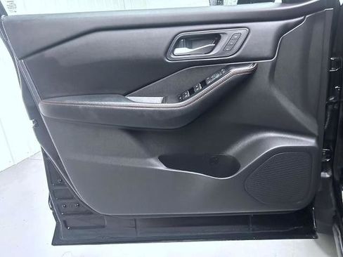 Certified 2025 Nissan Rogue SV w/ Rock Creek Premium Package image 9