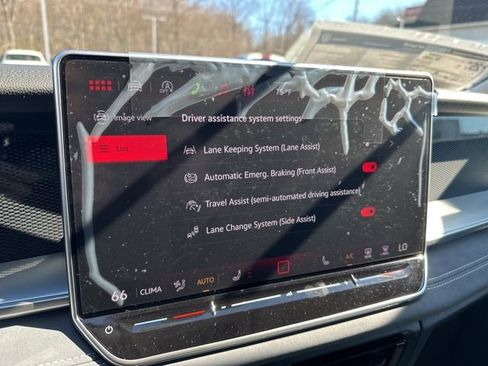 New 2026 Volkswagen Tiguan SE image 17