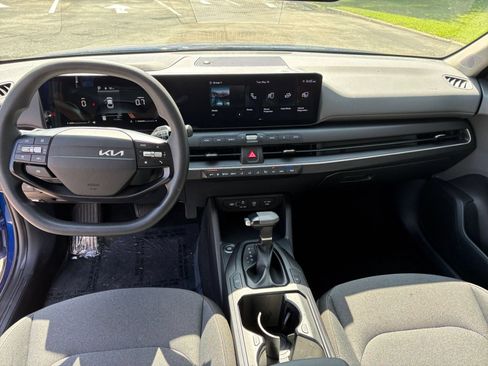 Used 2025 Kia K4 FWD image 28