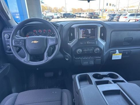 Used 2026 Chevrolet Silverado 1500 Custom AWD/4WD image 18
