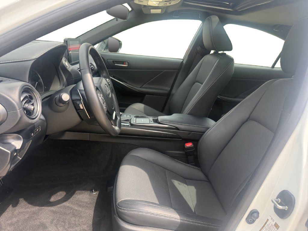 Used 2024 Lexus IS 350 F Sport RWD image 10