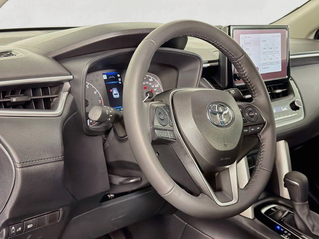 Used 2024 Toyota Corolla Cross LE FWD image 36