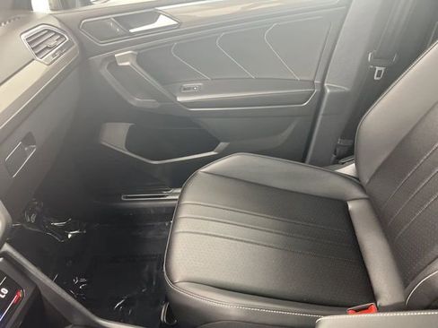 Used 2024 Volkswagen Tiguan SE R-Line AWD/4WD image 20