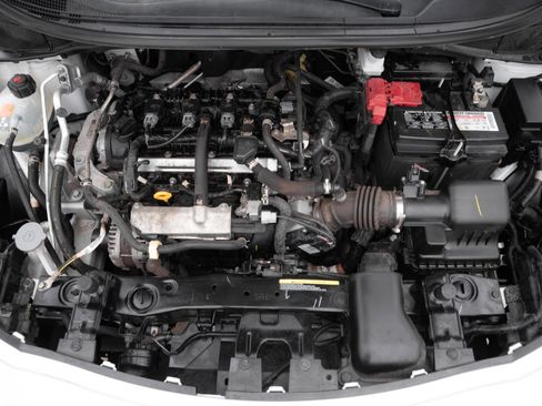 Used 2021 Nissan Versa SV image 28