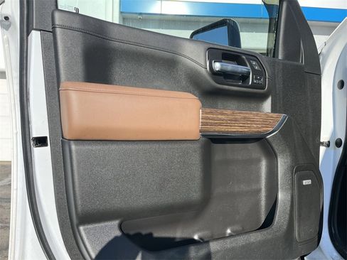 Certified 2022 Chevrolet Silverado 2500 High Country w/ Z71 Off-Road Package image 22