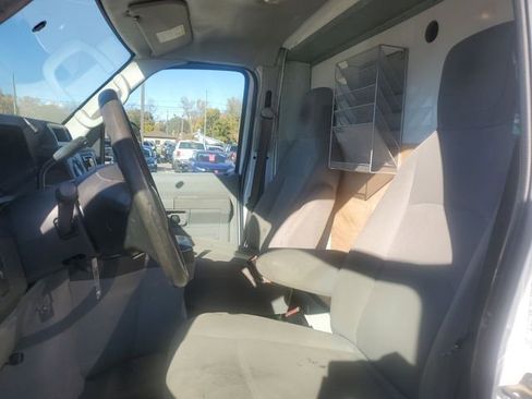 Used 2015 Ford E-350 and Econoline 350 Super Duty w/ Exterior Upgrade Package image 10