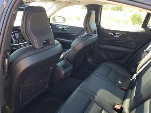 Used 2022 Volvo S60 B5 Momentum AWD/4WD image 9