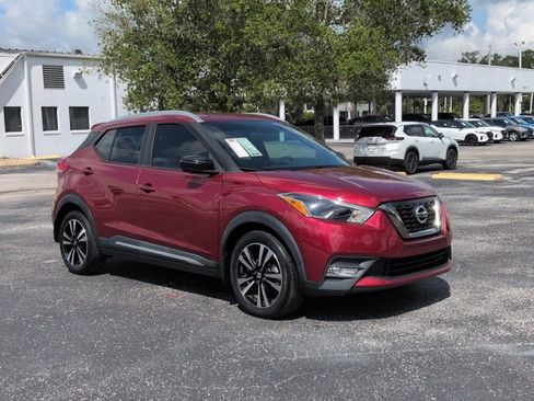 Certified 2019 Nissan Kicks SR w/ SR Premium Package FWD image 2