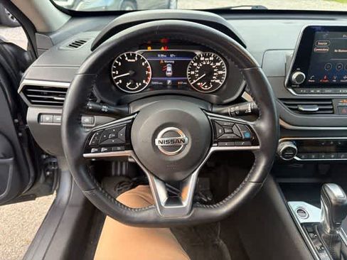 Used 2019 Nissan Altima 2.5 SV AWD/4WD image 18