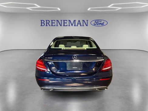Used 2018 Mercedes-Benz E 300 4MATIC image 7
