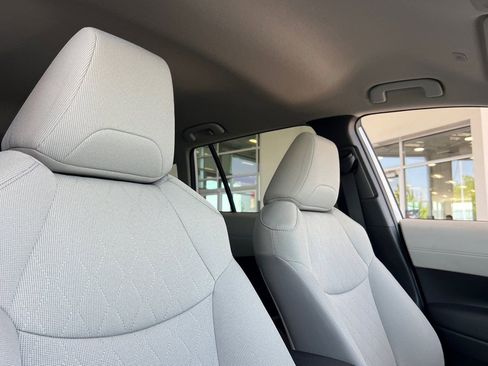 Certified 2025 Toyota Corolla Cross LE image 14