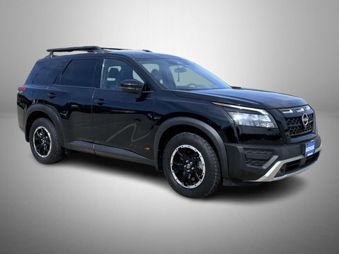 Used 2023 Nissan Pathfinder Rock Creek AWD/4WD image 3