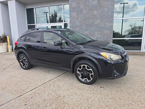 Used 2017 Subaru Crosstrek 2.0i Limited w/ Popular Package #2 image 5