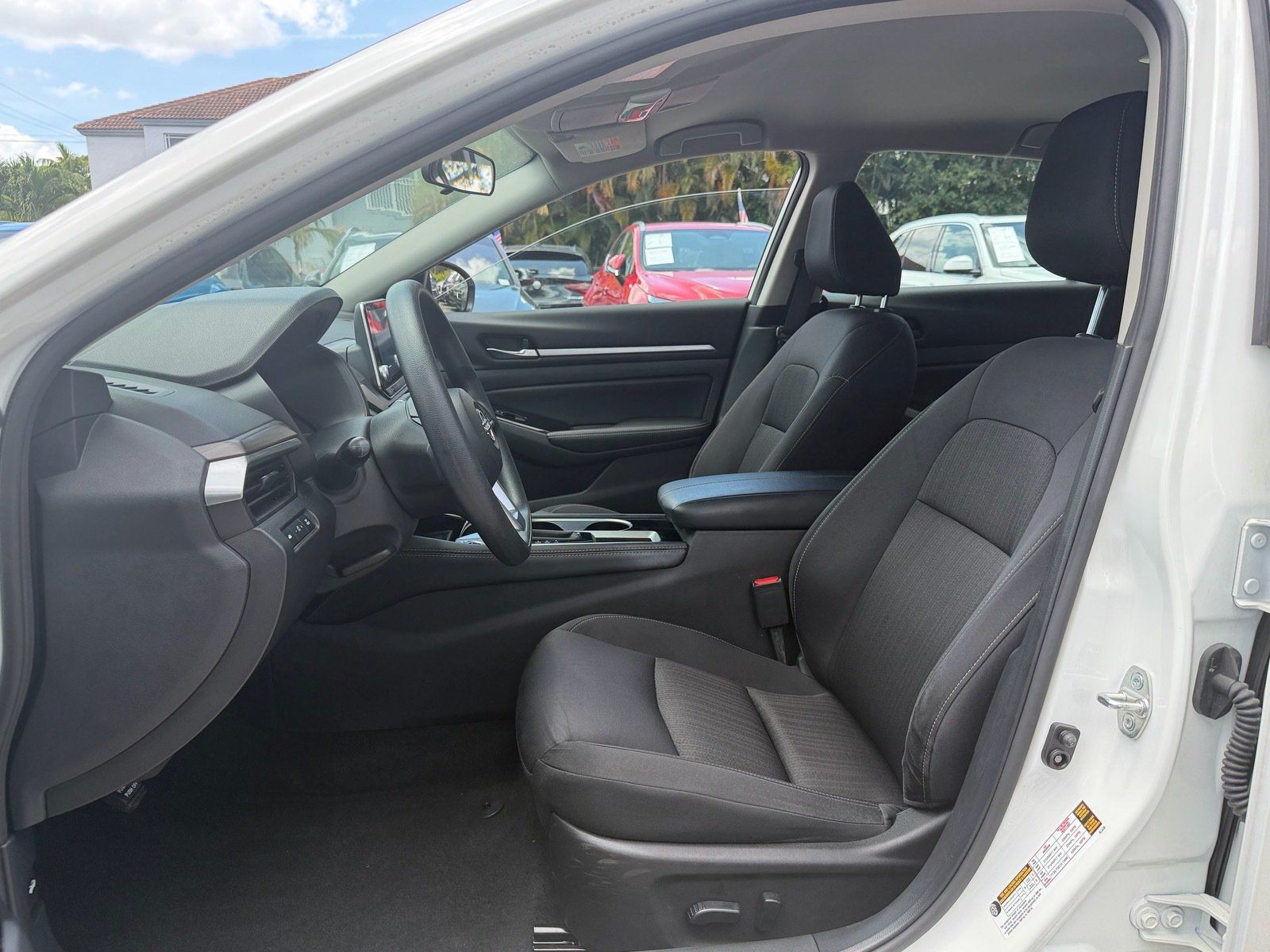 Certified 2023 Nissan Altima 2.5 SV FWD image 9