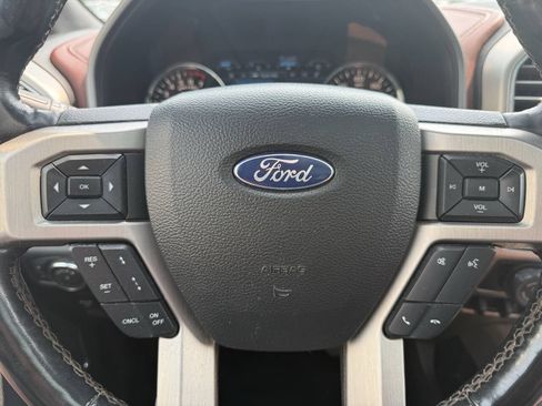 Used 2018 Ford F150 Platinum w/ Equipment Group 701A Luxury AWD/4WD image 25