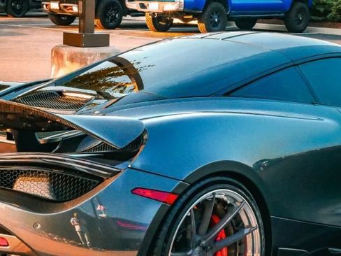 Used 2019 McLaren 720S Performance RWD image 11